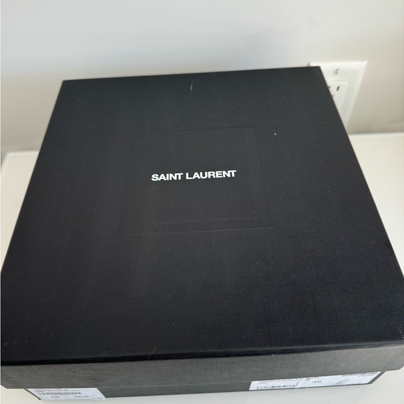 Saint Laurent
Opyum YSL Patent Ankle-Strap Sandals - Picture 7 of 9